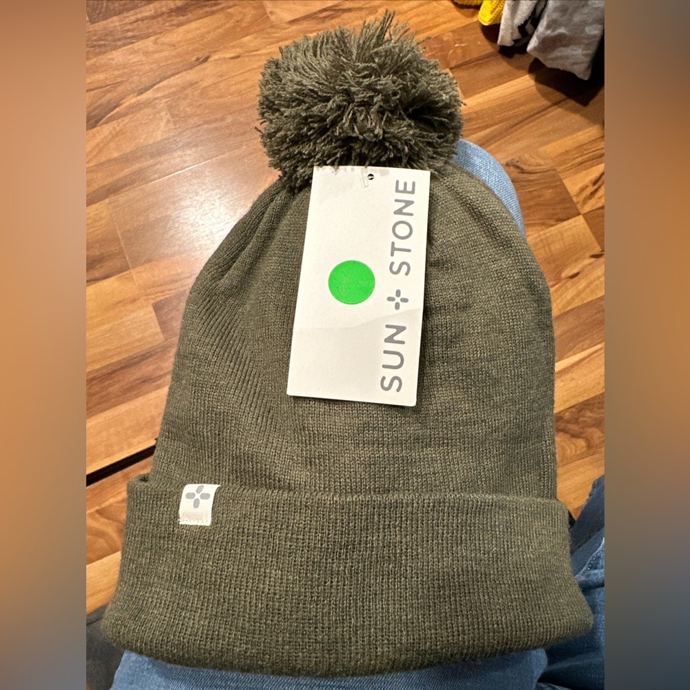 New Sun + Stone Men's Solid Pom Beanie‎ OS Olive Green Macy’s